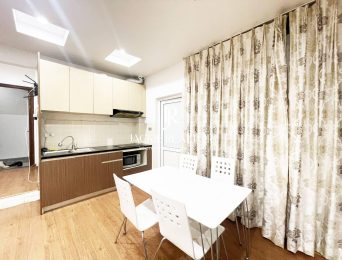 Very cheap 2BHK apartment in Dang Thai Mai for rent (4)