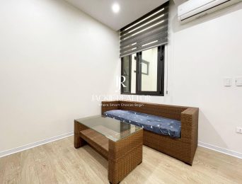 Very cheap 2BRs apartment for rent in Thuy Khue, opposite Thu Cuc hospital (4)