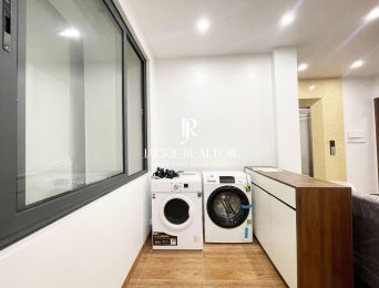 Very cheap 3BRs apartment for rent in Xuan Dieu at only 700 USD per month (5)