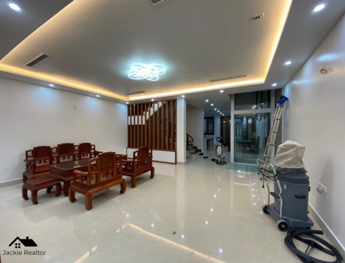 Villa for rent in K Grand Gardenville Ciputra (3)