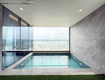 Vinhomes Metropolis A breathtaking penthouse for rent with a panoramic view of Westlake (2)