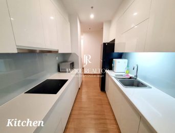 Well-furnished 2-bedroom apartment for rent at Vinhomes Skylake (4)