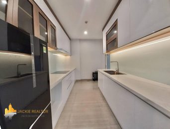 Well furnished apartment for rent in L3 Ciputra (5)