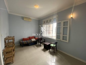 Well - renovated villa in T6 Ciputra for rent (3)