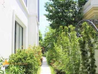 Western style detached villa for rent in Vinhomes Riverside (2)